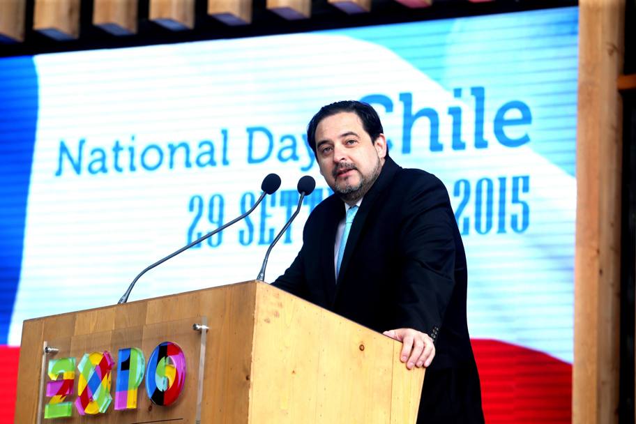 ll National Day Cile a Expo 2015.ll direttore generale delle relazioni economiche del Cile, Andres Rebolled (Ansa)